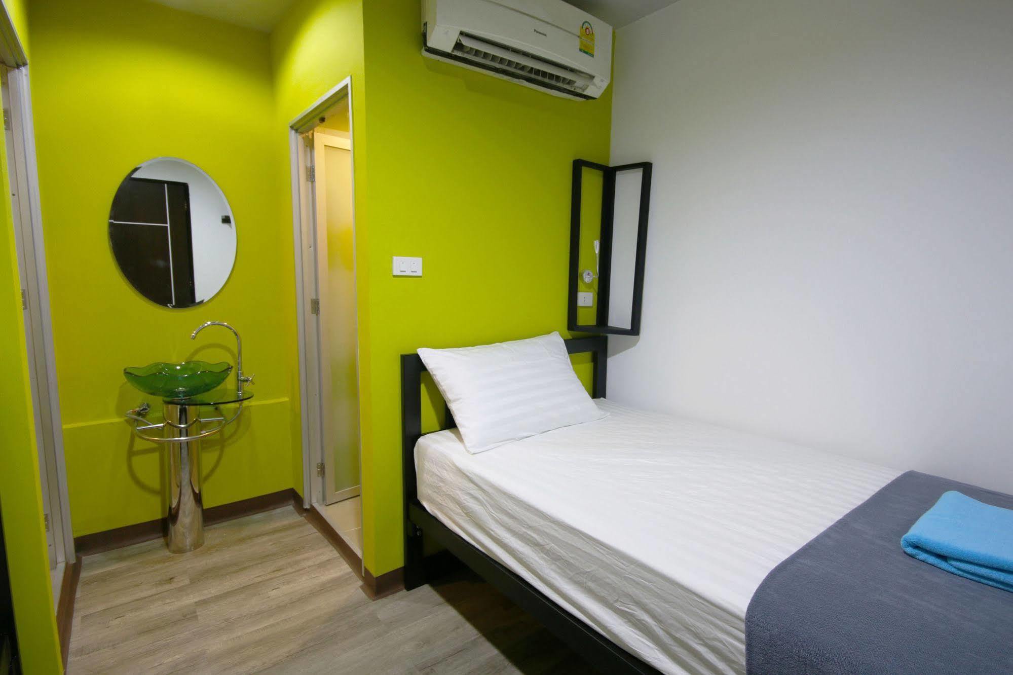 The Pillow Hostel Khaosan Bangkok Exterior foto