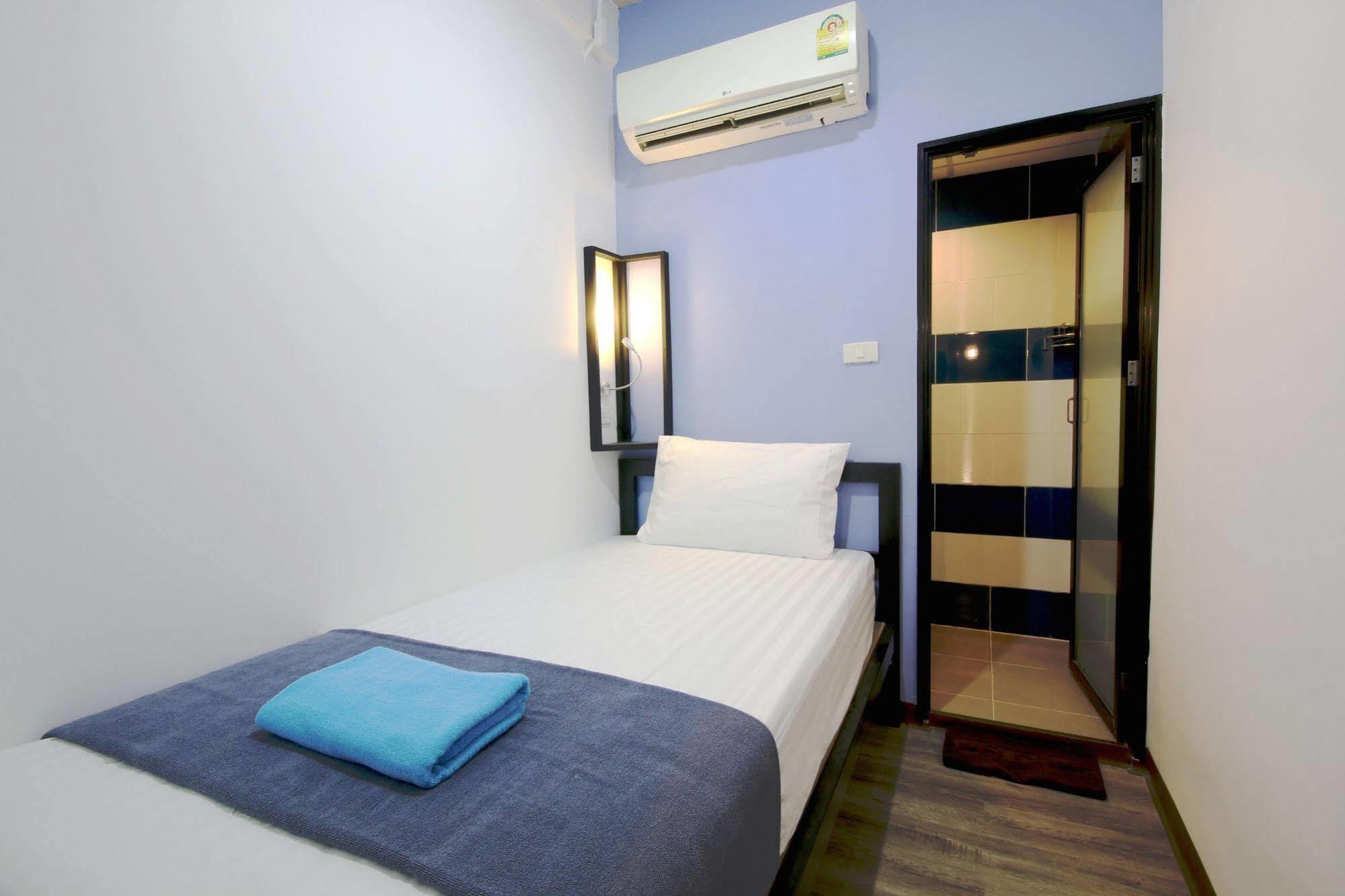The Pillow Hostel Khaosan Bangkok Exterior foto